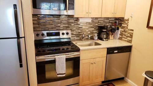 Apartamento Lakeland Village #105 Condo