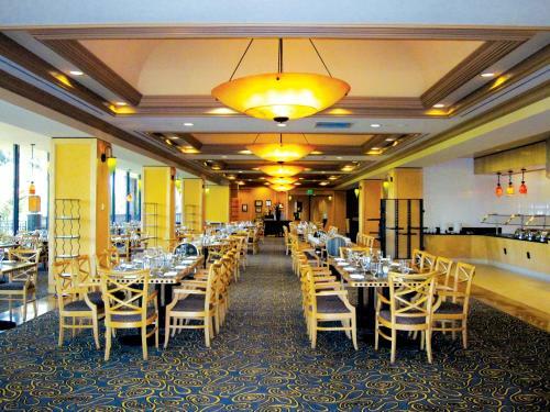 Hotel Pacific Palms Resort And Golf Club