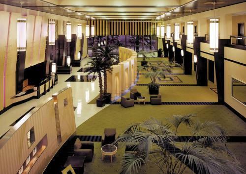 Hotel Pacific Palms Resort And Golf Club