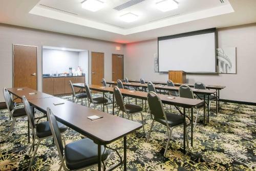 Hotel La Quinta By Wyndham Morgantown