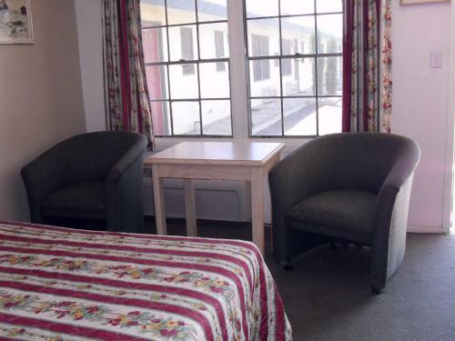 Motel Budget Inn Of Boron