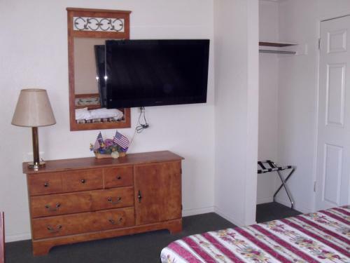 Motel Budget Inn Of Boron