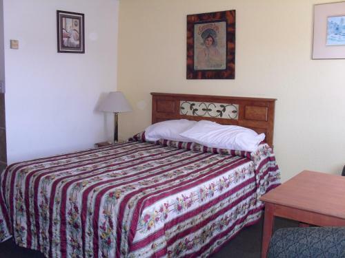 Motel Budget Inn Of Boron