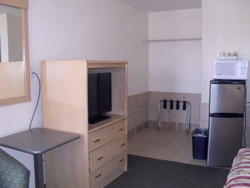 Motel Budget Inn Of Boron
