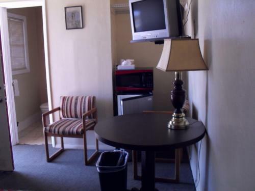Motel Budget Inn Of Boron