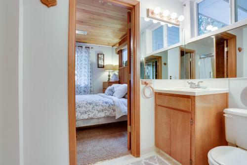 Molalla River Lodge