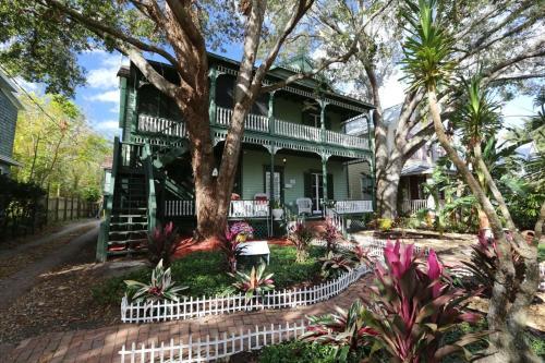 Bed & Breakfast Historic Sevilla House (Adults Only)