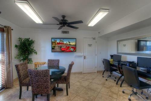 Park Suites At 221 - One Bedroom Apartment