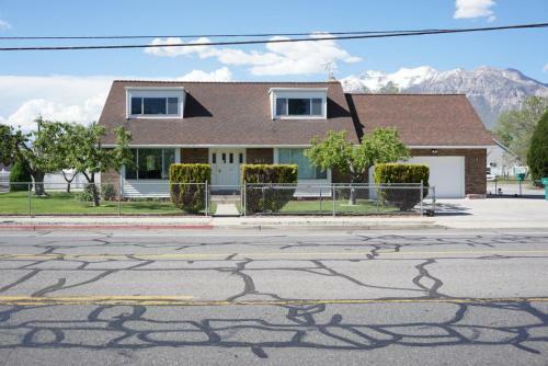 Hostal Large Room Near Uvu & Byu