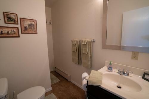 Bears Den B&B And Lodging