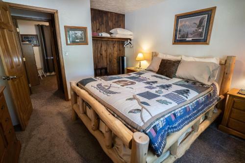 Bears Den B&B And Lodging