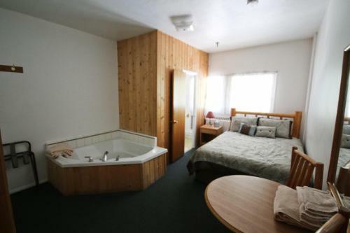 Bear Creek Lodge