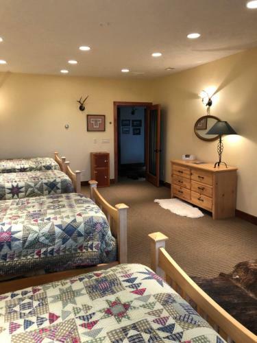 Comstock Premier Lodge Llc