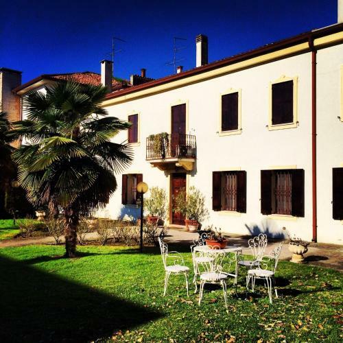 A Villa Esperia Bed And Breakfast