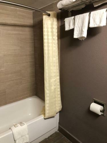 Hotel Economy Inn North Randall