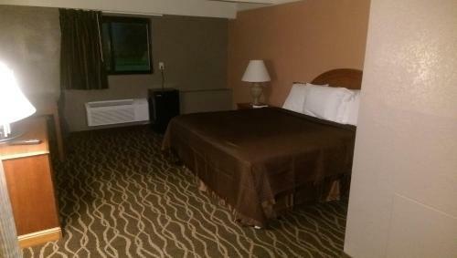 Hotel Economy Inn North Randall