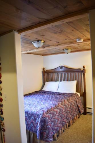 Exit Glacier Lodge