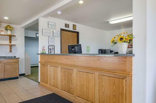 Hotel Rodeway Inn Larned