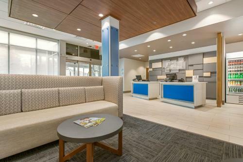 Hotel Holiday Inn Express & Suites - Carrollton West
