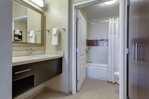 Hotel Staybridge Suites St. Louis-westport