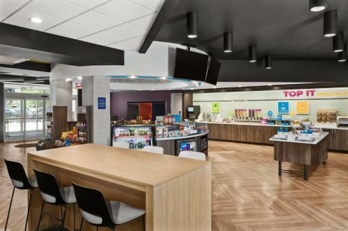 Hotel Tru By Hilton Savannah Midtown Ga