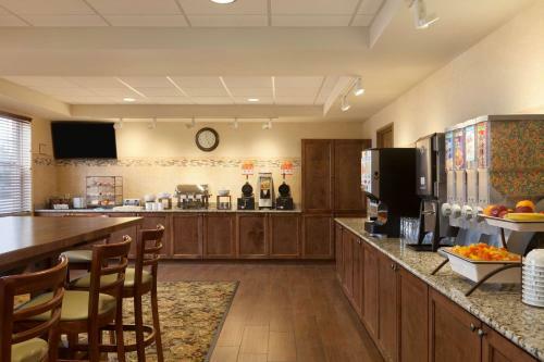 Posada Country Inn & Suites By Radisson, Dundee, Mi