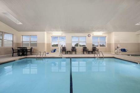 Posada Country Inn & Suites By Radisson, Dundee, Mi