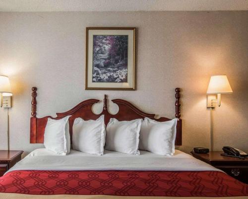 Motel Econo Lodge Inn And Suites - Pilot Mountain