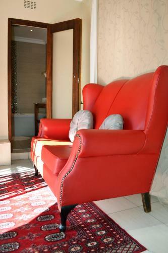 Hostal 96 On Bree Guesthouse