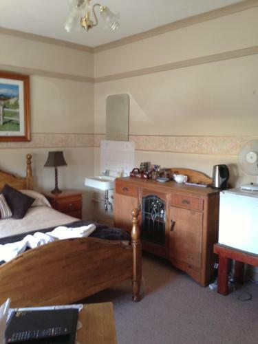 Hostal Walcha Royal Cafe & Accommodation