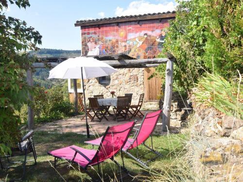 Spacious Holiday Home With Swimming Pool In Accons