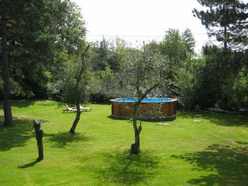 Bed & Breakfast Le Canard Au Parapluie Rouge