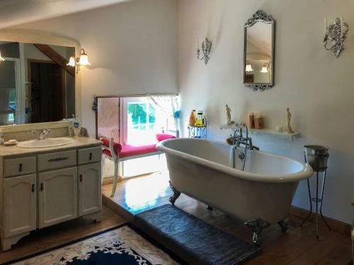 Charming Mansion In La Foret-de-tesse With Pool