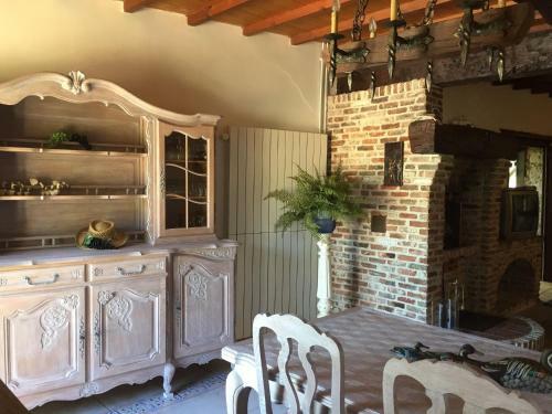 Charming Holiday Home In Monfort With Private Swimming Pool