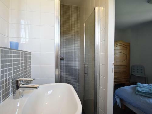 Cozy Villa In Montbrun-des-corbieres With Private Pool