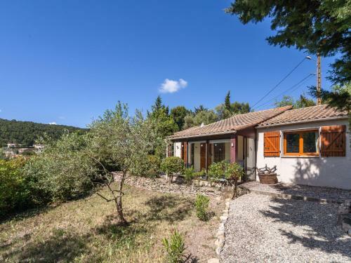 Spacious Villa With Private Pool In Montbrun-des-corbieres