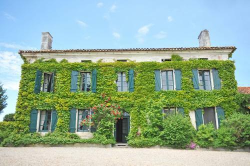 Le Pressoir de Pierre, Manoir de Longeveau