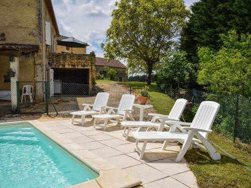 Spacious Holiday Home In Montcabrier With Garden