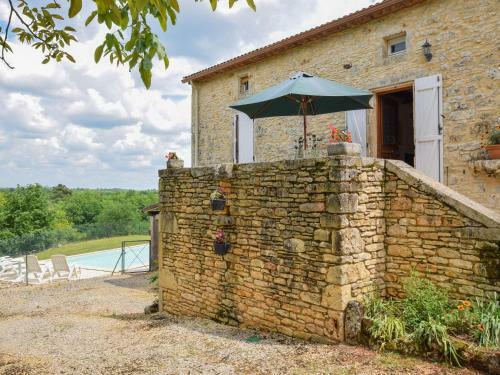 Spacious Holiday Home In Montcabrier With Garden