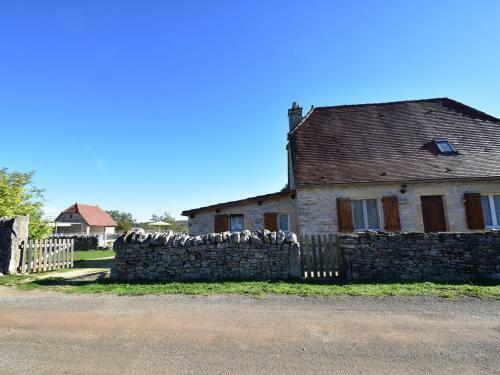 Modern Holiday Home In Gramat With Swimming Pool