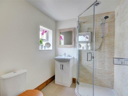 Modern Holiday Home In Camborne With Garden