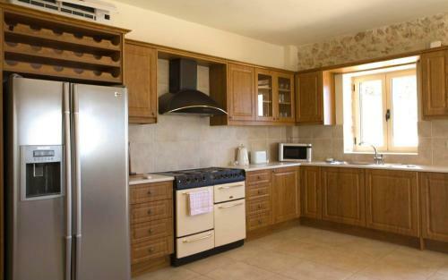 Fanies Villa Sleeps 8 Pool Air Con Wifi