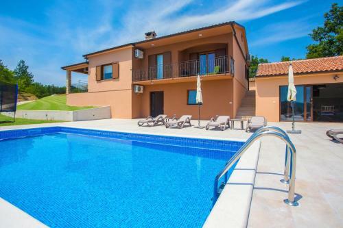 Looking For A Beautiful View And Privacy - Villa Mirna