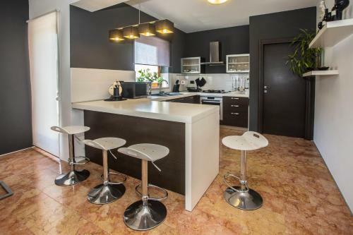 Looking For A Beautiful View And Privacy - Villa Mirna