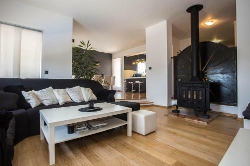 Looking For A Beautiful View And Privacy - Villa Mirna