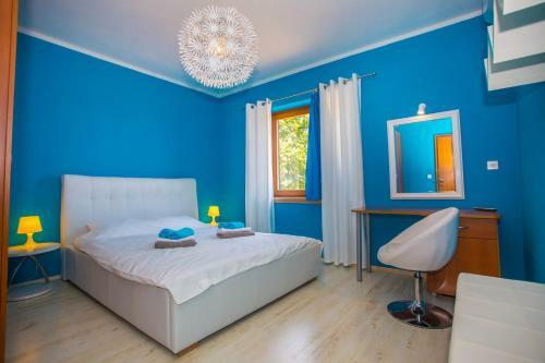 Looking For A Beautiful View And Privacy - Villa Mirna