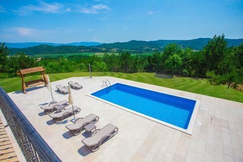 Looking For A Beautiful View And Privacy - Villa Mirna