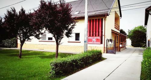 Hostal Airport K�roly Centr�l 75