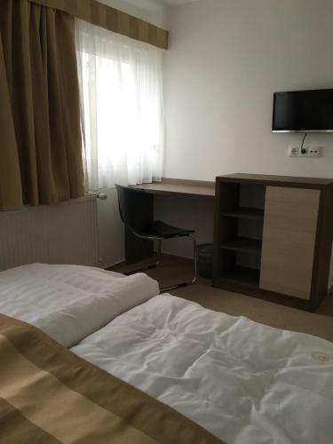 Hotel T�nd�rf�tyol**** Sz�llodahaj�