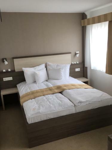 Hotel T�nd�rf�tyol**** Sz�llodahaj�